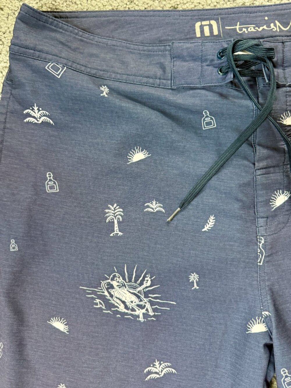 Travis Mathew Navy Swim Trunks - Tropical Art Design - Men's Size 40 - VGUC - Picture 3 of 7
